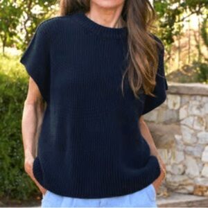 Voyager by Mersea short sleeve sweater sz M